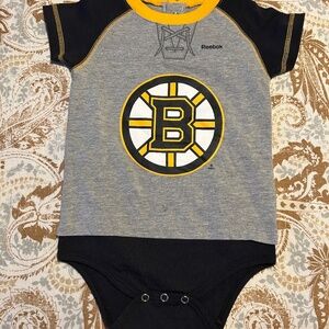 Boston Bruins NHL onsie
